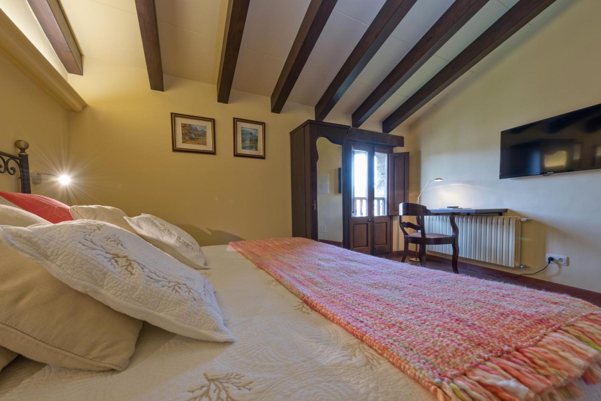Hotel Cal Sastre Santa Pau Cameră foto