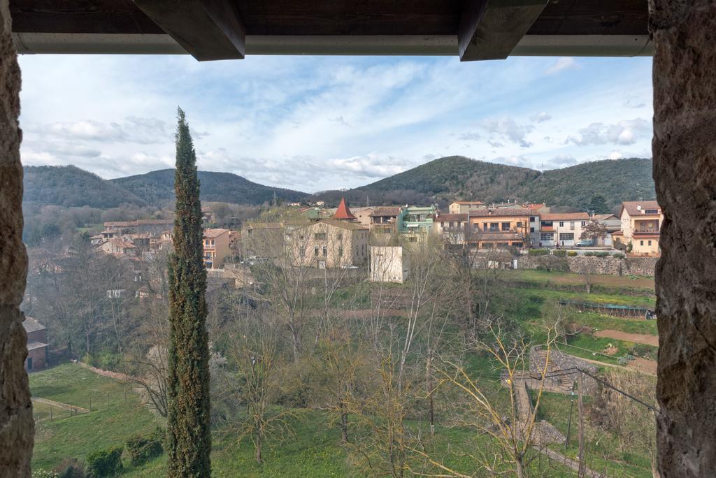 Hotel Cal Sastre Santa Pau Exterior foto